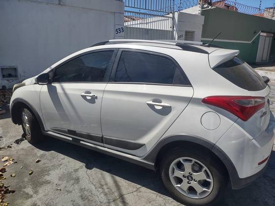 HYUNDAI HB20X 1.6 16V STYLE FLEX 4P AUTOMÁTICO HYUNDAI HB20X 1.6 16V STYLE FLEX 4P AUTOMÁTICO